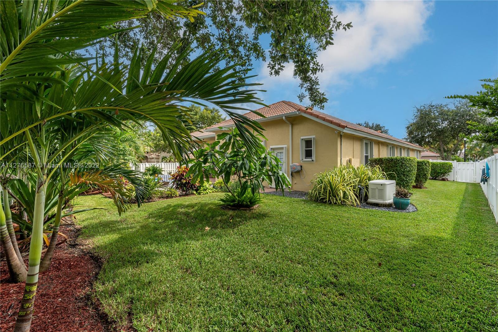 1886 NW 140th Ter