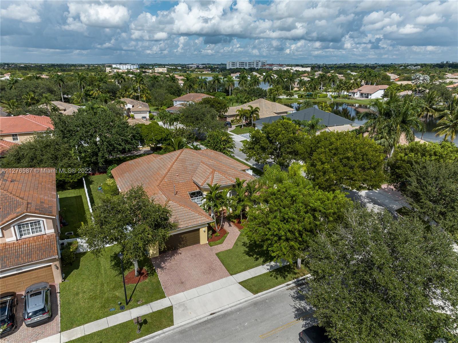 1886 NW 140th Ter