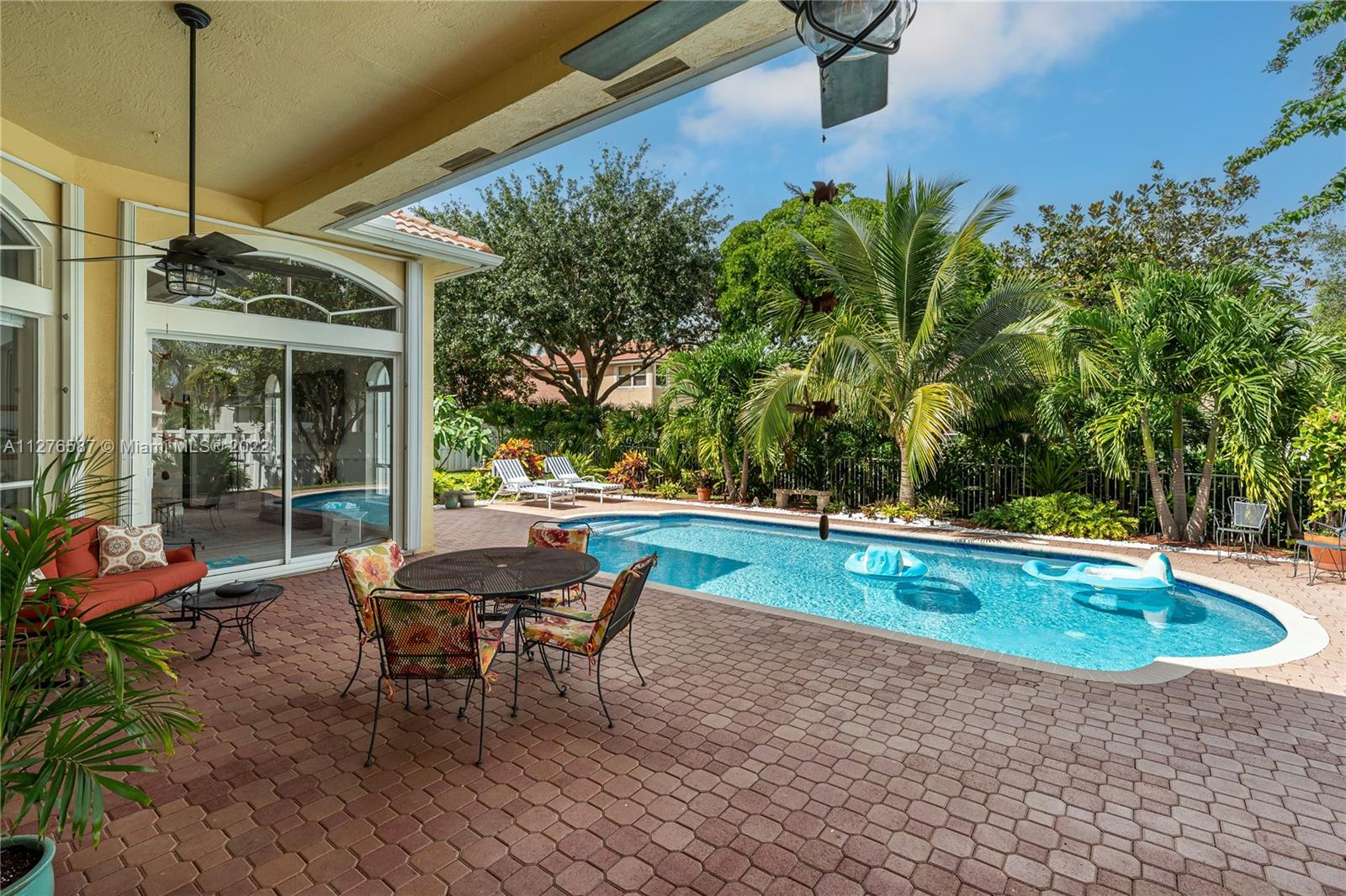 1886 NW 140th Ter