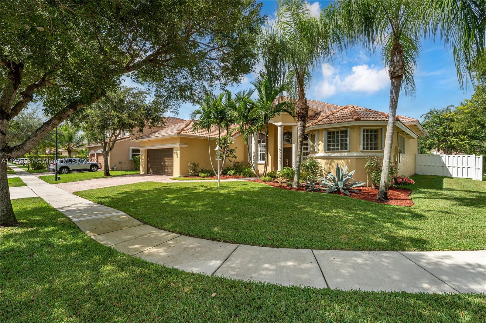 1886 NW 140th Ter