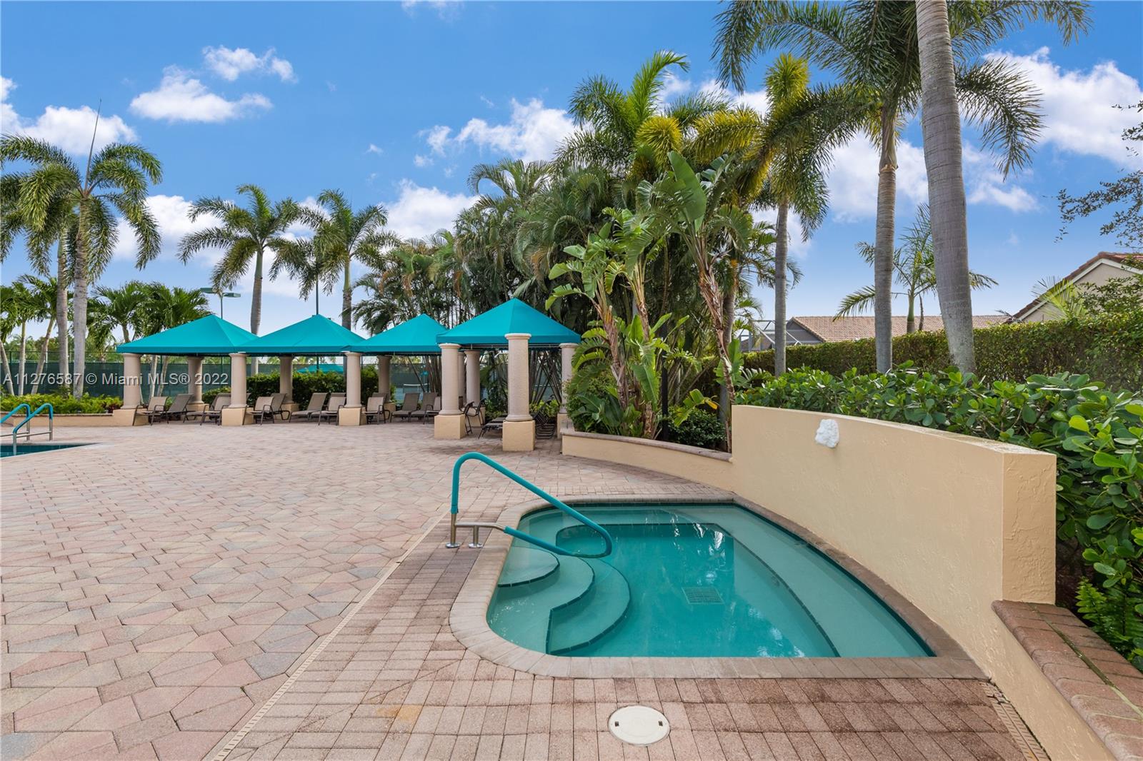 1886 NW 140th Ter