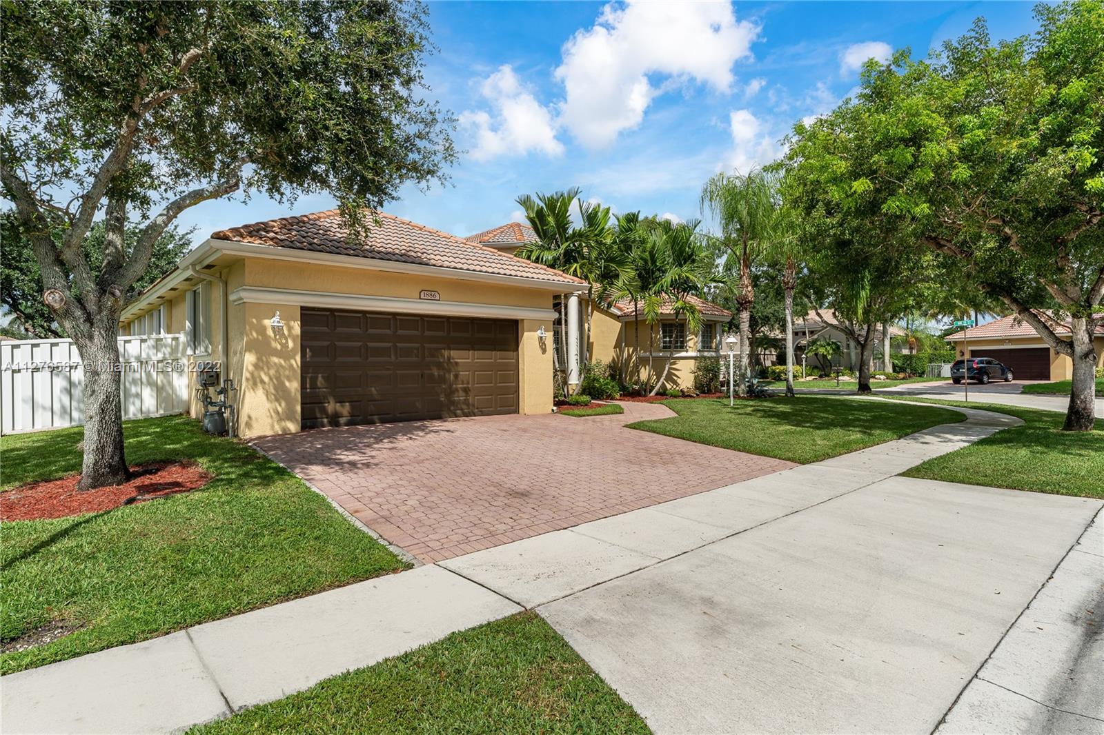 1886 NW 140th Ter
