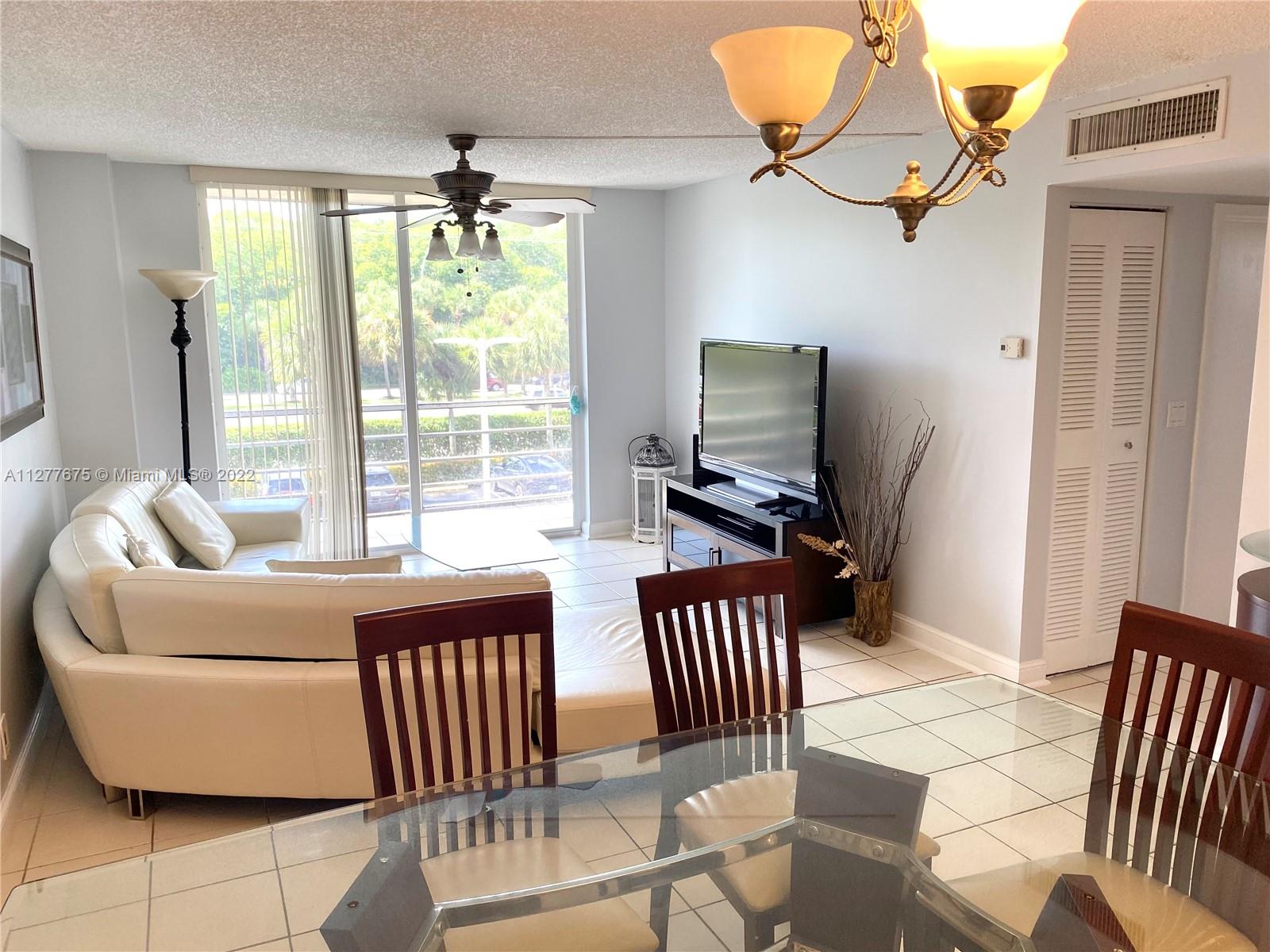 2821 NE 163rd St Unit: 3W