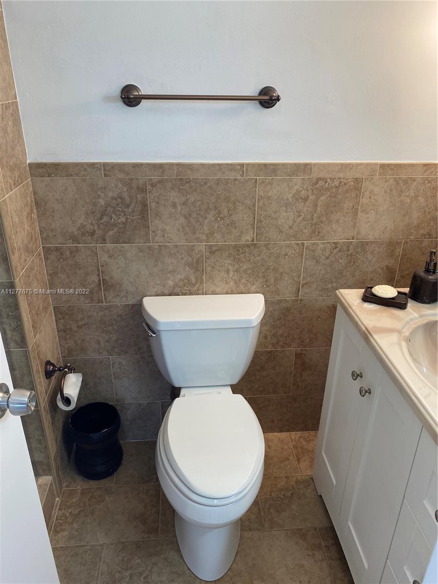 2821 NE 163rd St Unit: 3W