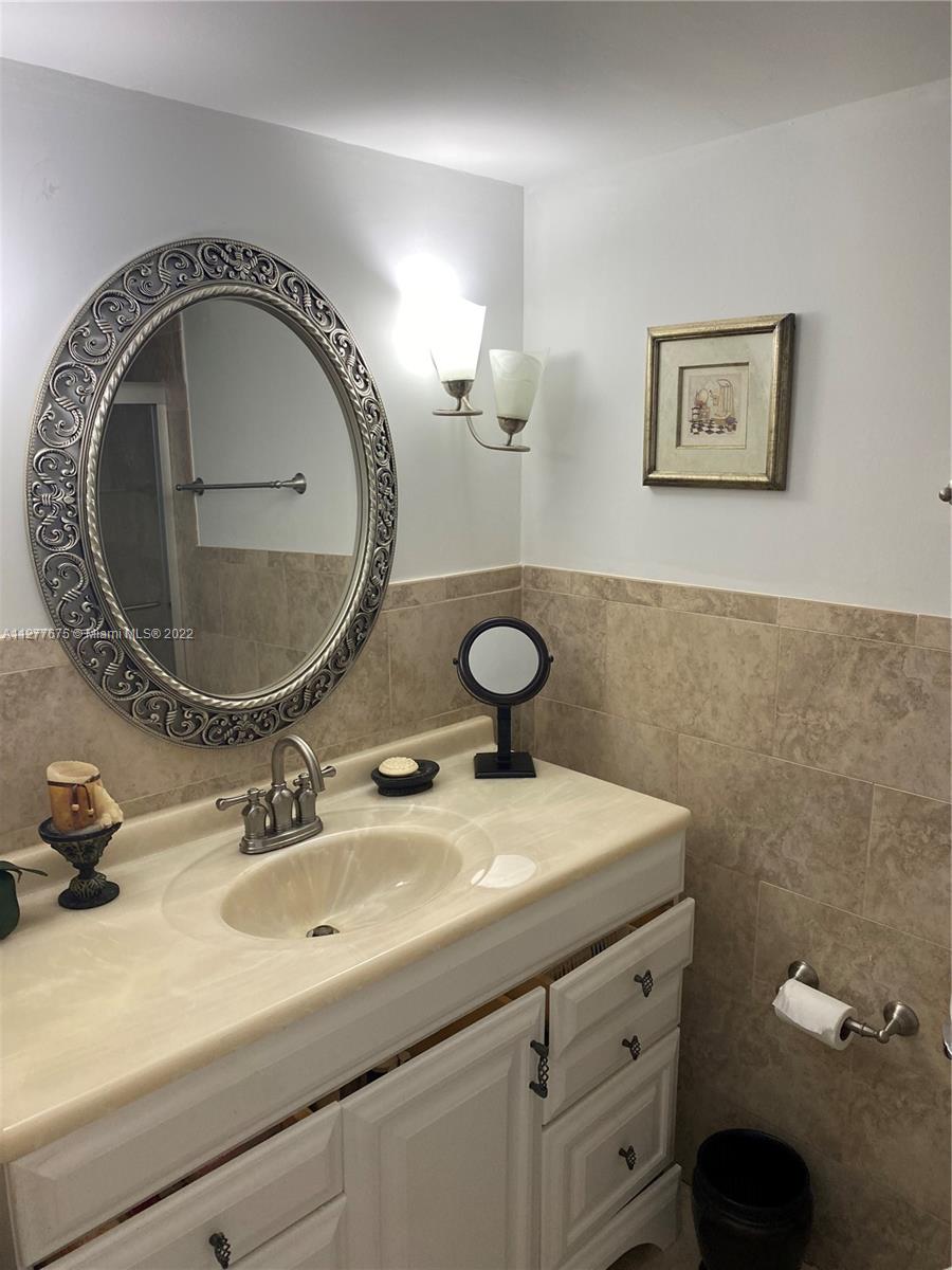 2821 NE 163rd St Unit: 3W