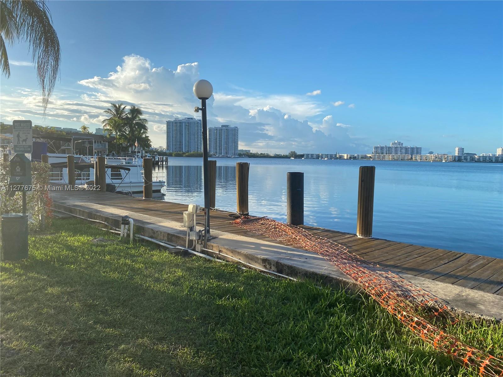 2821 NE 163rd St Unit: 3W
