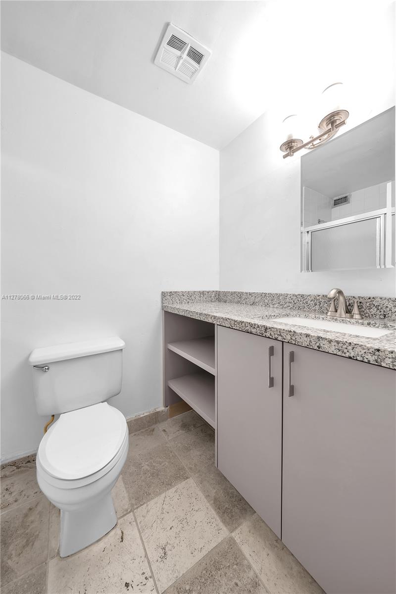8650 SW 67th Ave Unit: 1010
