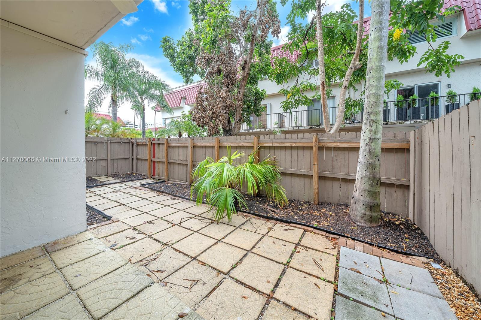 8650 SW 67th Ave Unit: 1010