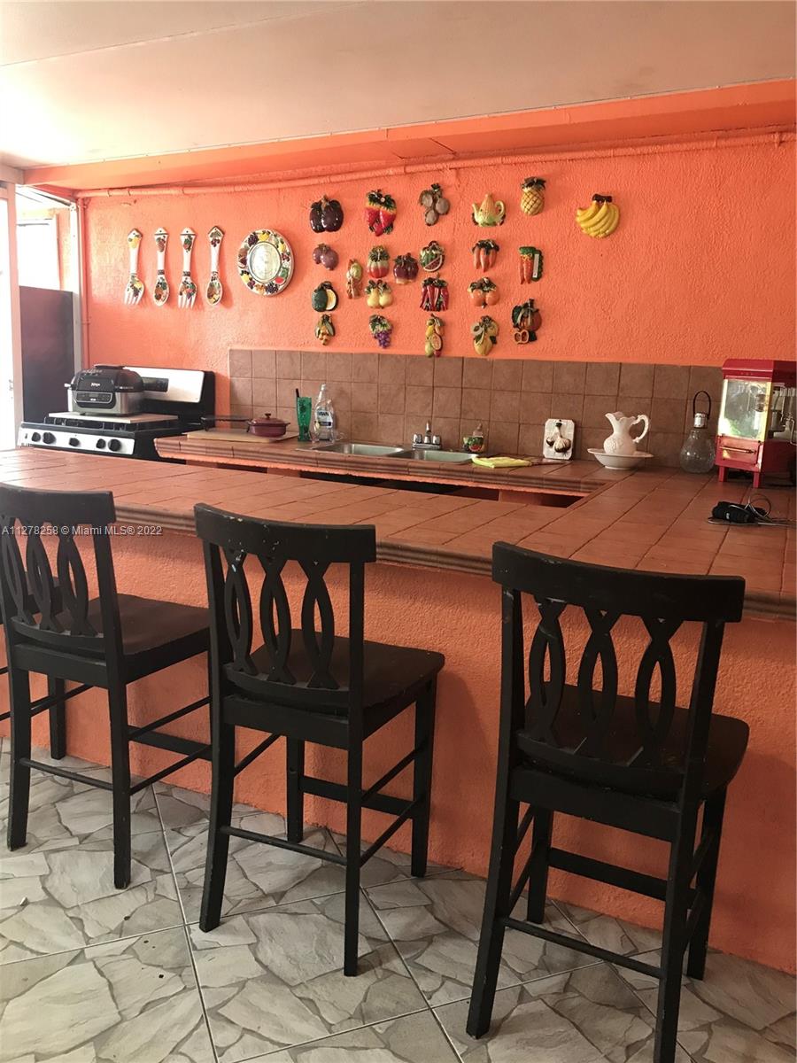 3085 NW Flagler Ter
