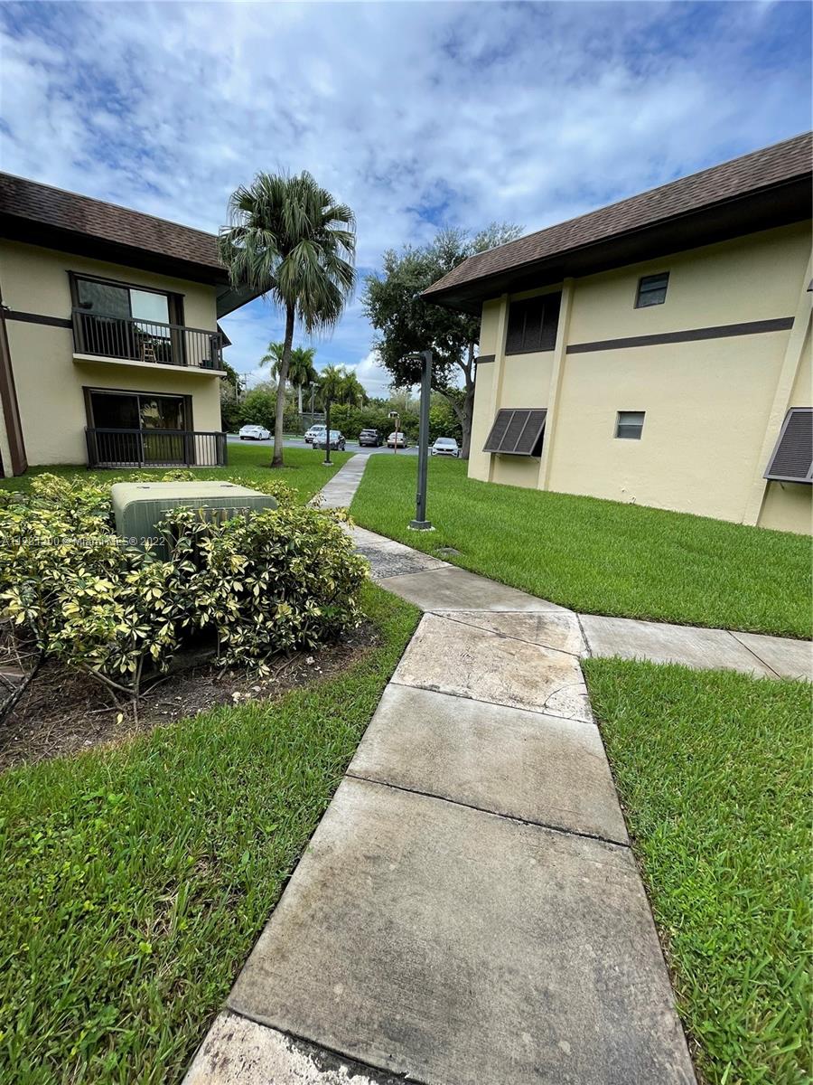 7965 SW 86th St Unit: 103