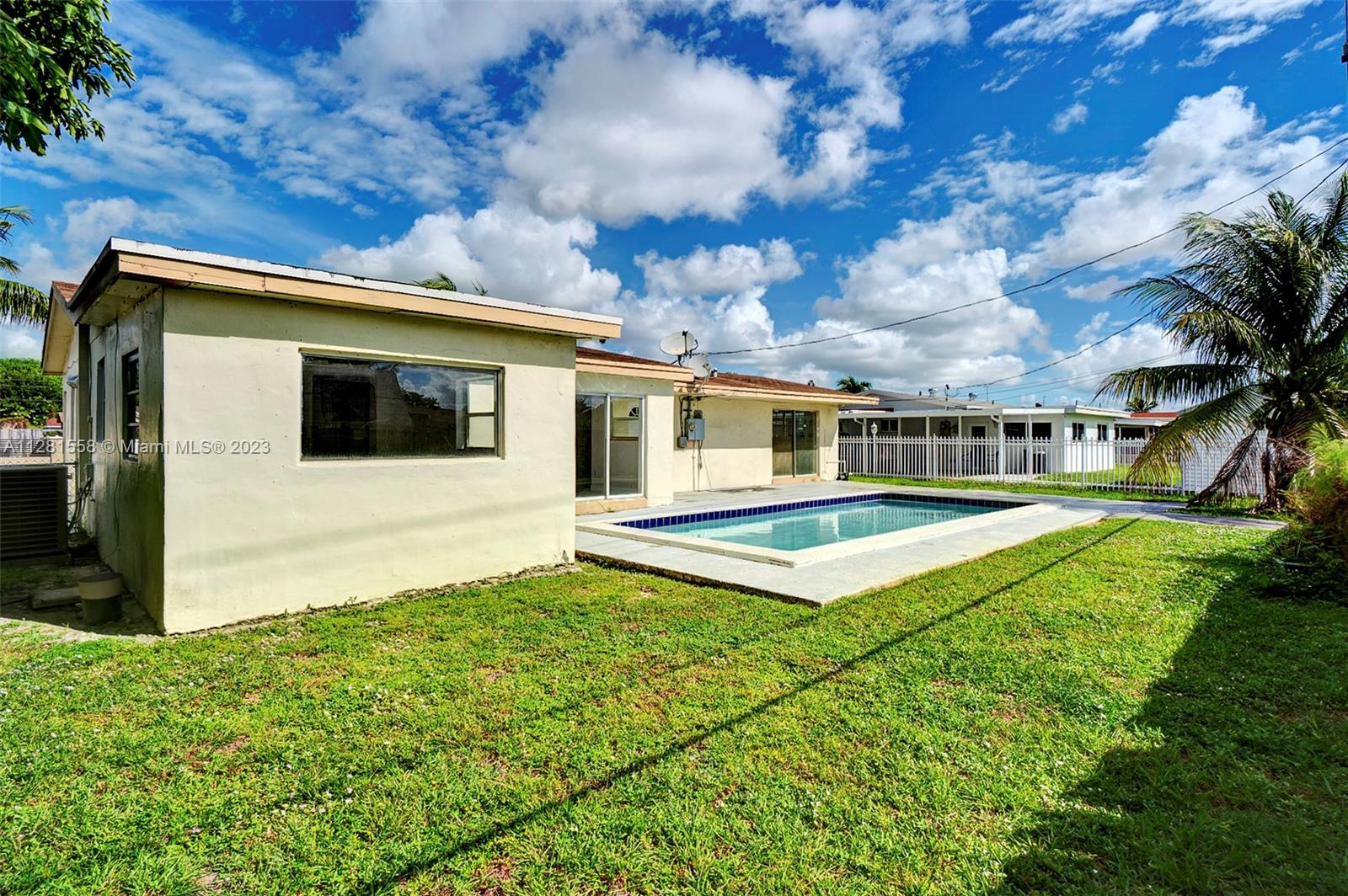 1250 NW 179th Ter