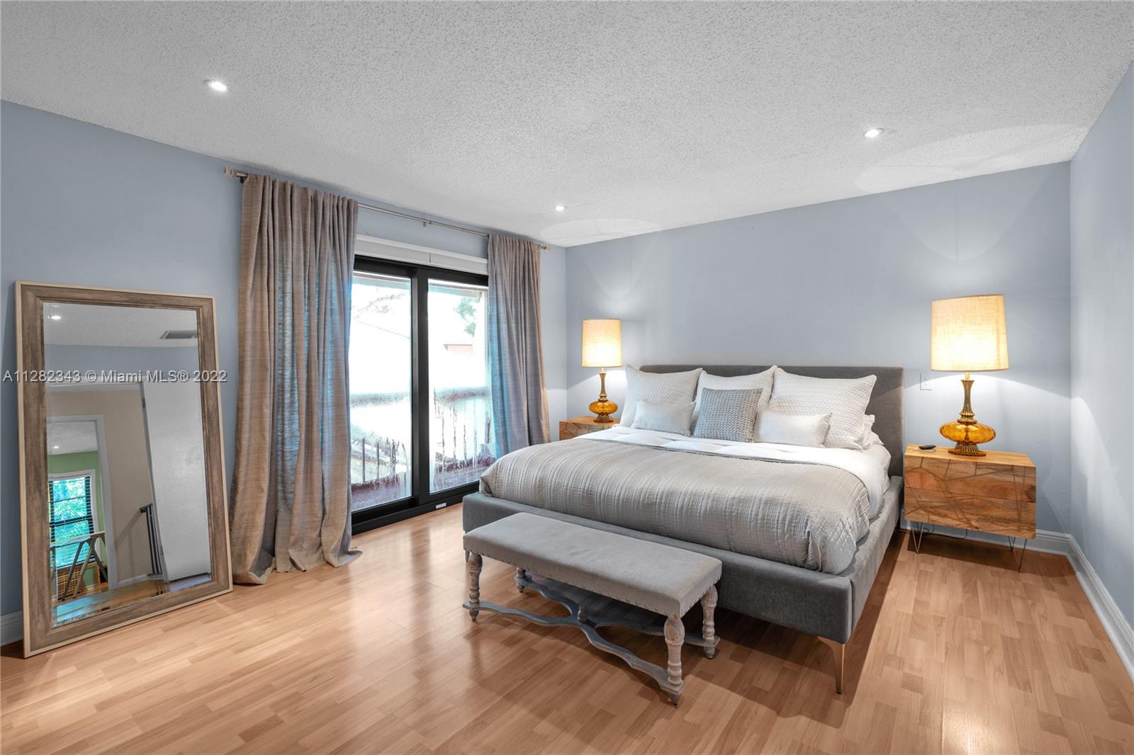 2997 Lakewood Ln Unit: 332