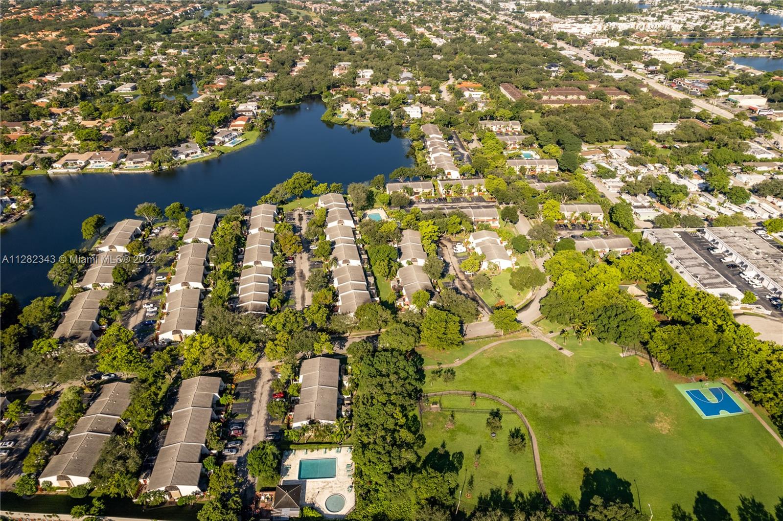 2997 Lakewood Ln Unit: 332