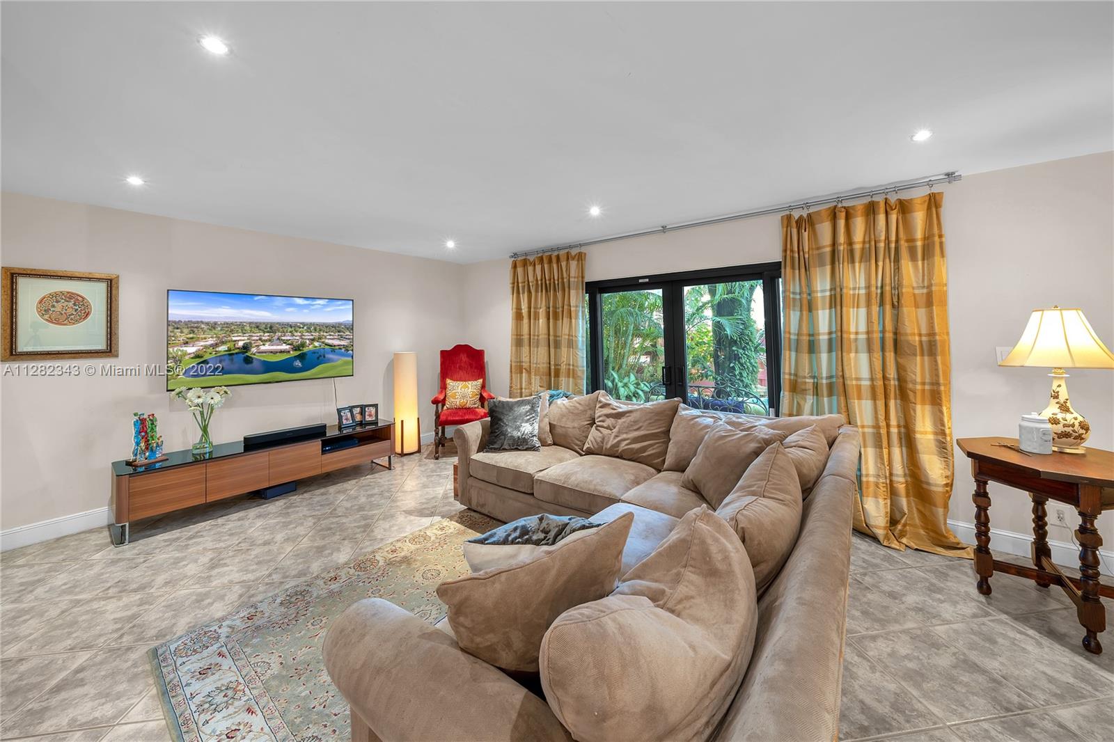 2997 Lakewood Ln Unit: 332