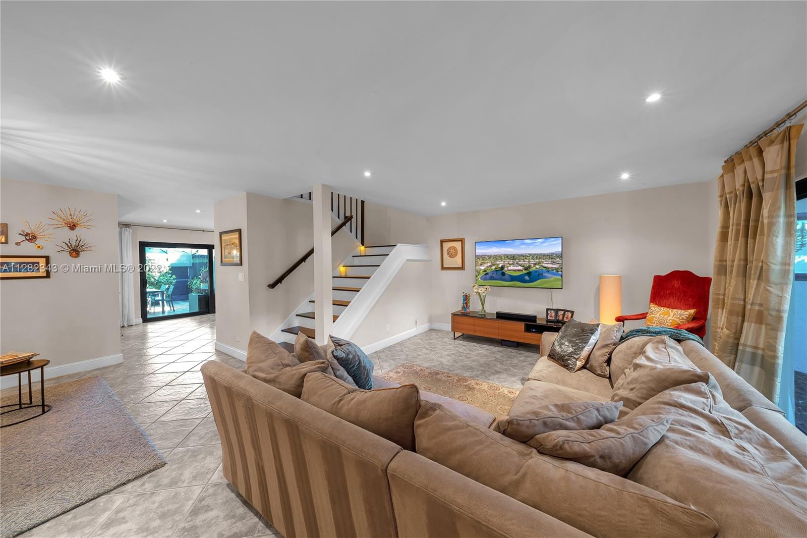 2997 Lakewood Ln Unit: 332