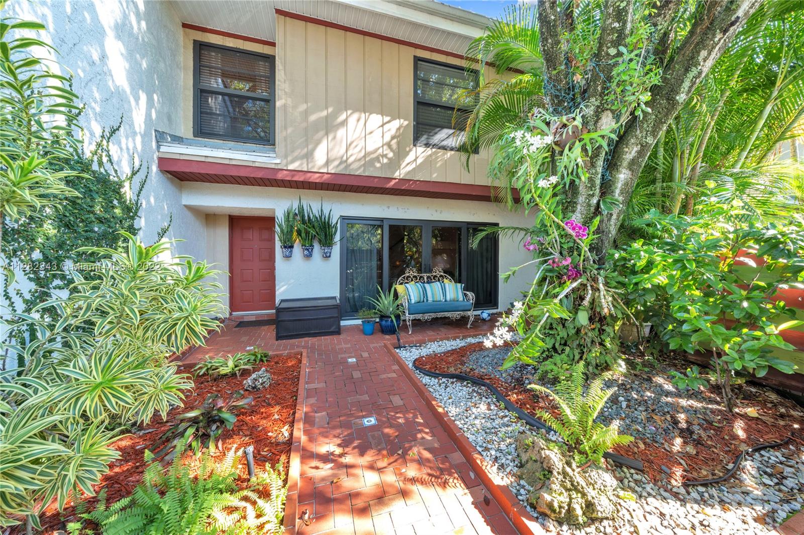 2997 Lakewood Ln Unit: 332