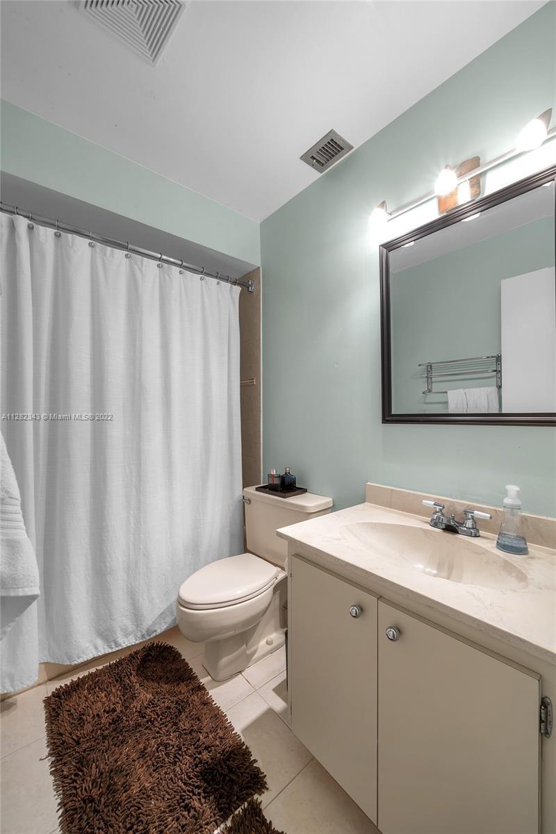 2997 Lakewood Ln Unit: 332