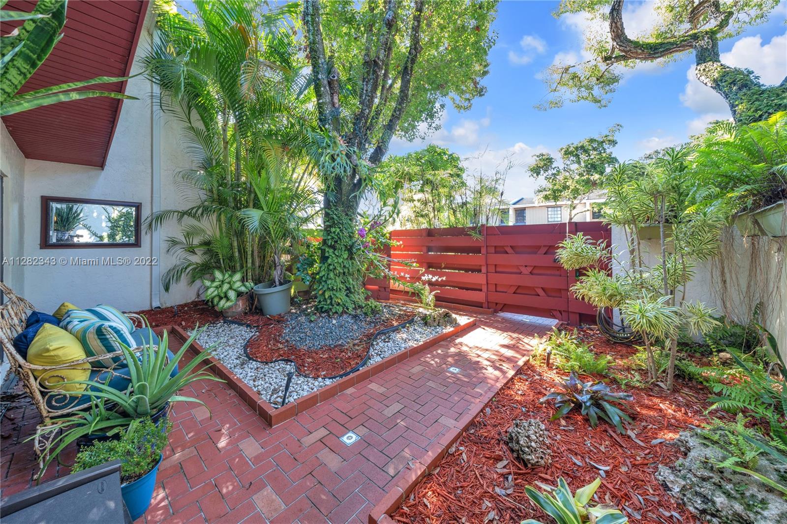 2997 Lakewood Ln Unit: 332