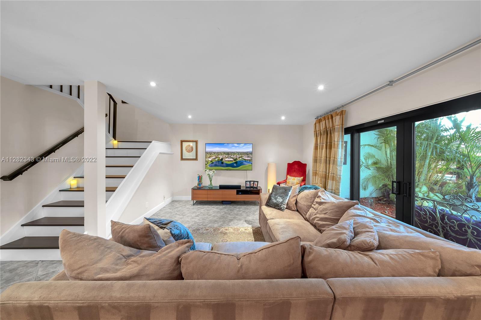 2997 Lakewood Ln Unit: 332