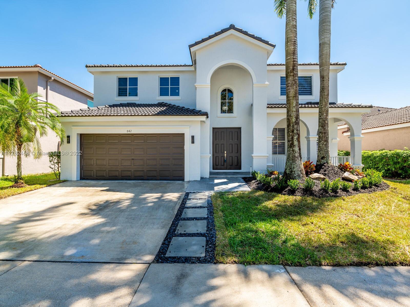 842 Hawthorn Ter