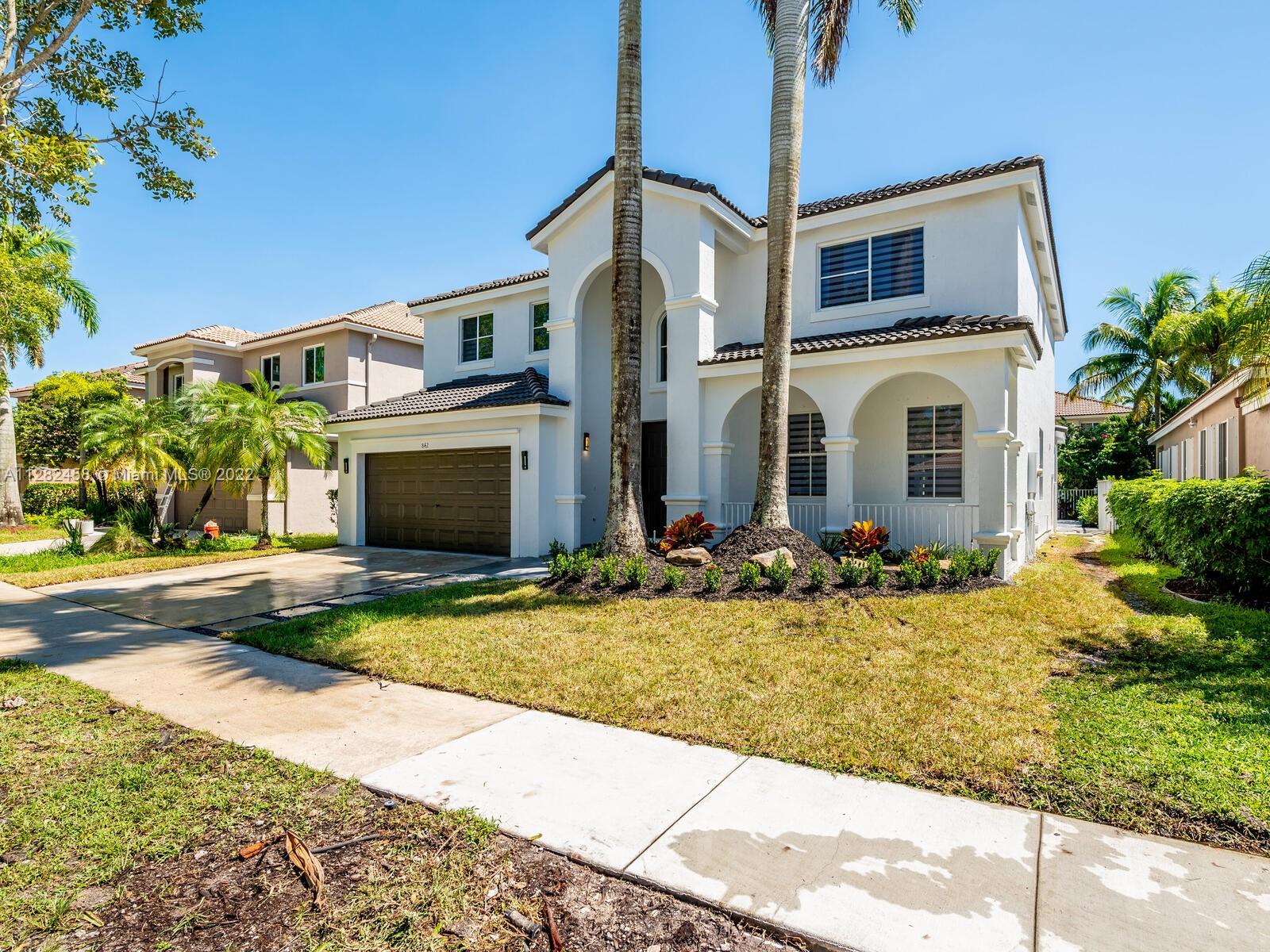 842 Hawthorn Ter