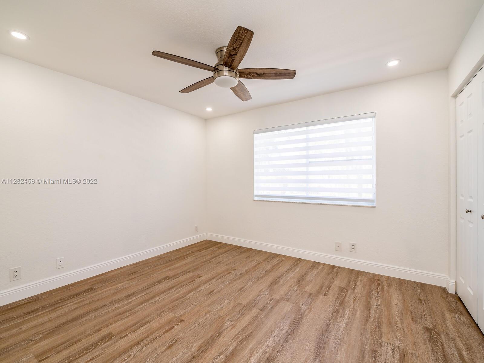 842 Hawthorn Ter
