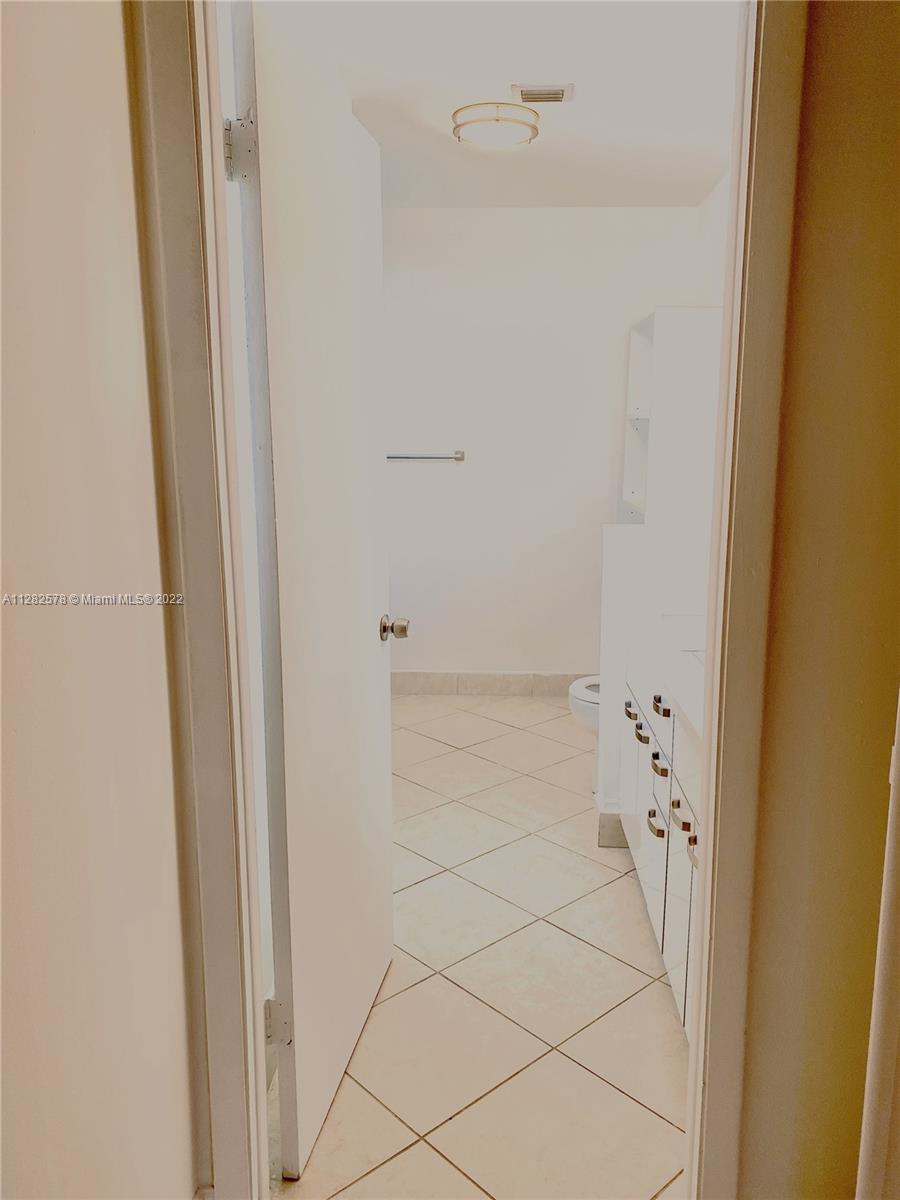 4925 SW 154 CT