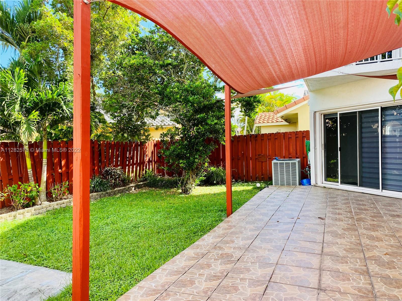 4925 SW 154 CT