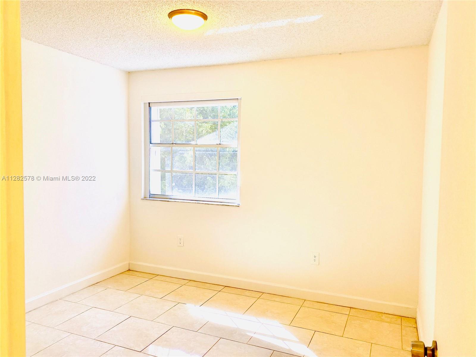4925 SW 154 CT