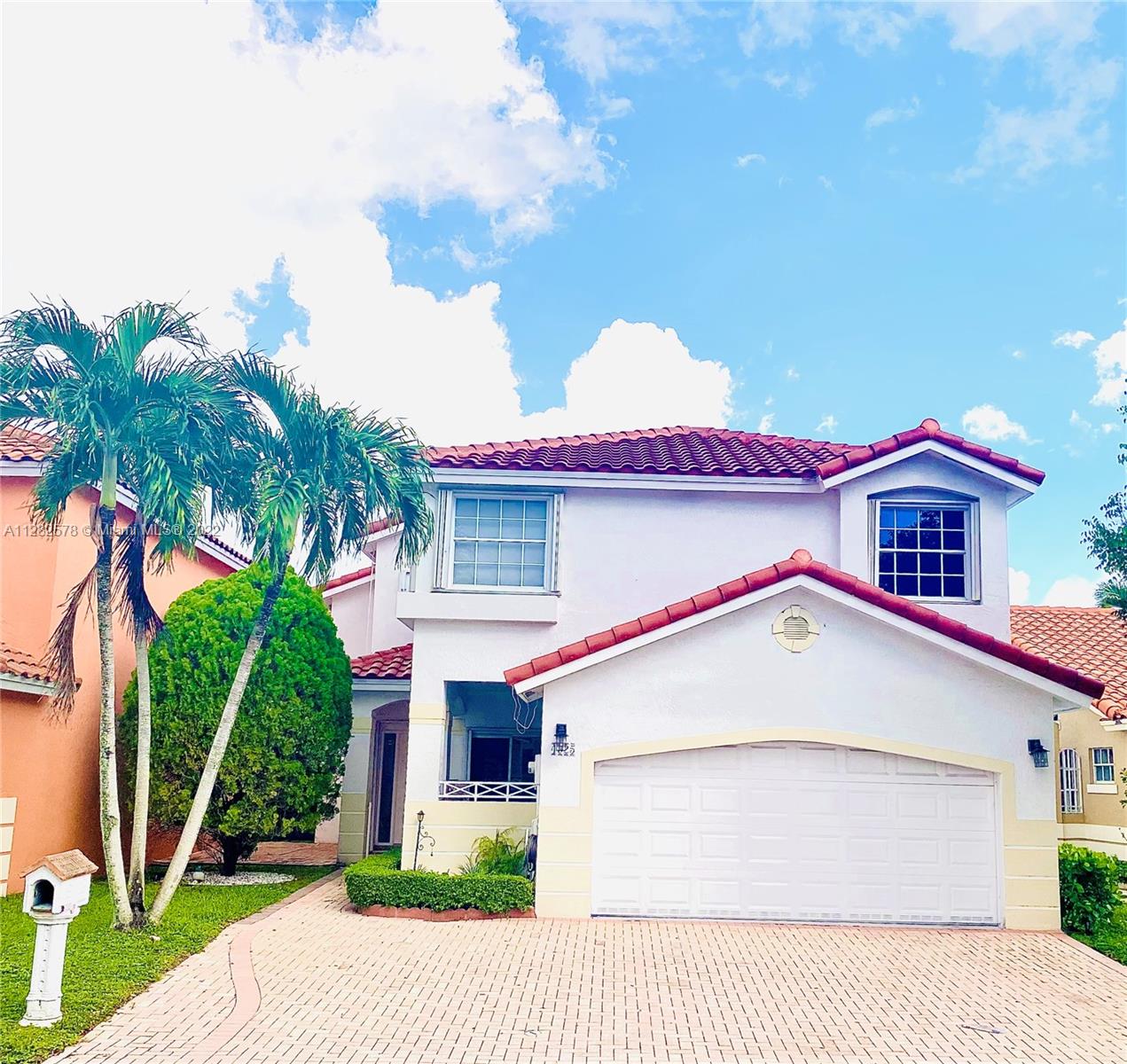 4925 SW 154 CT