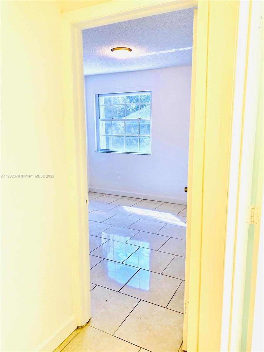 4925 SW 154 CT