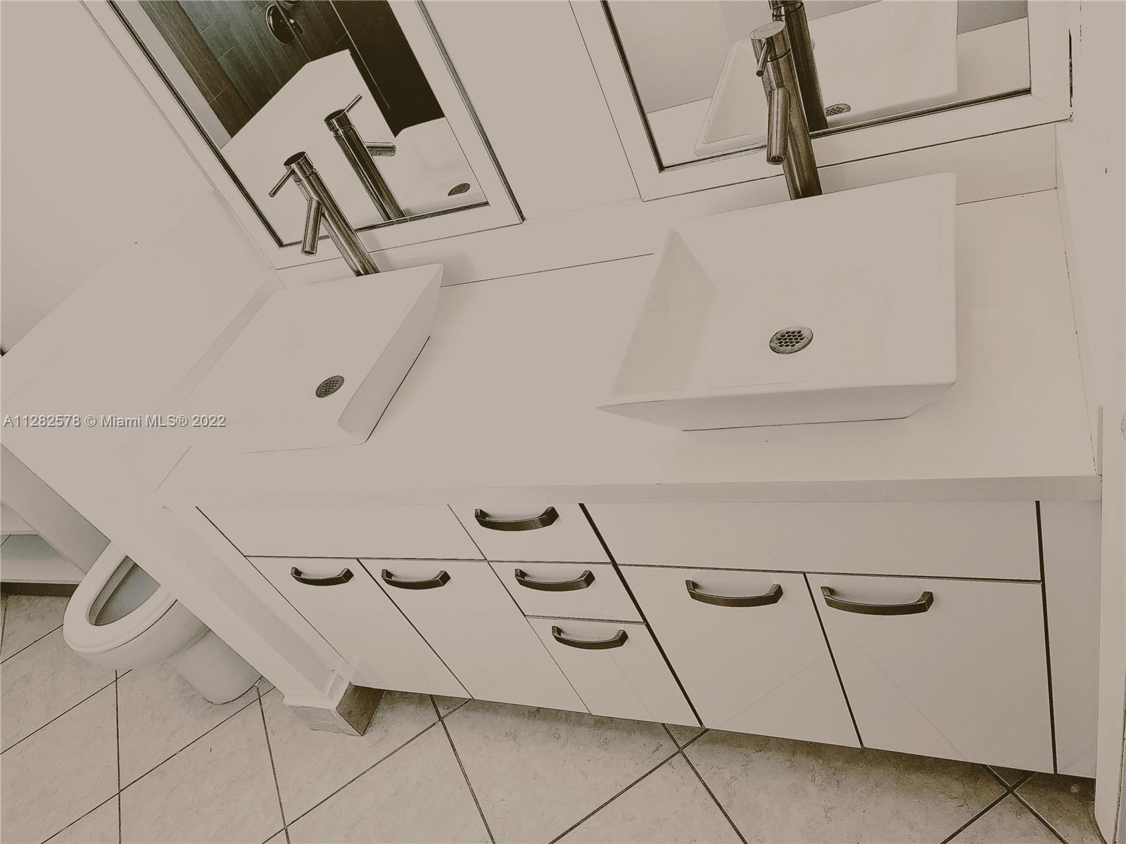 4925 SW 154 CT