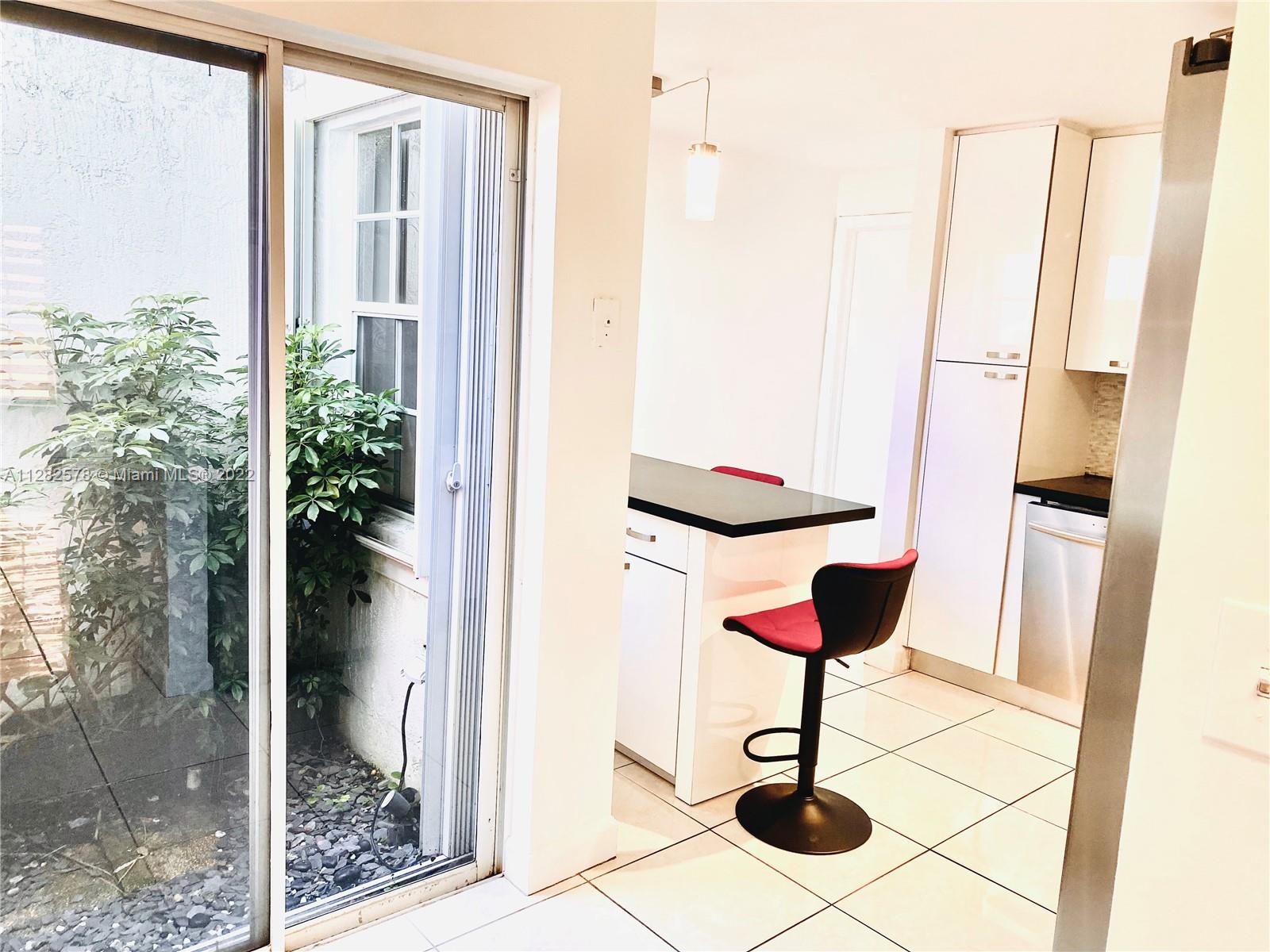 4925 SW 154 CT