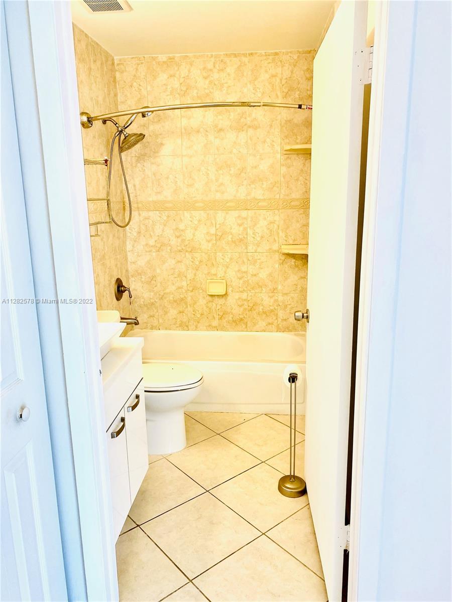 4925 SW 154 CT