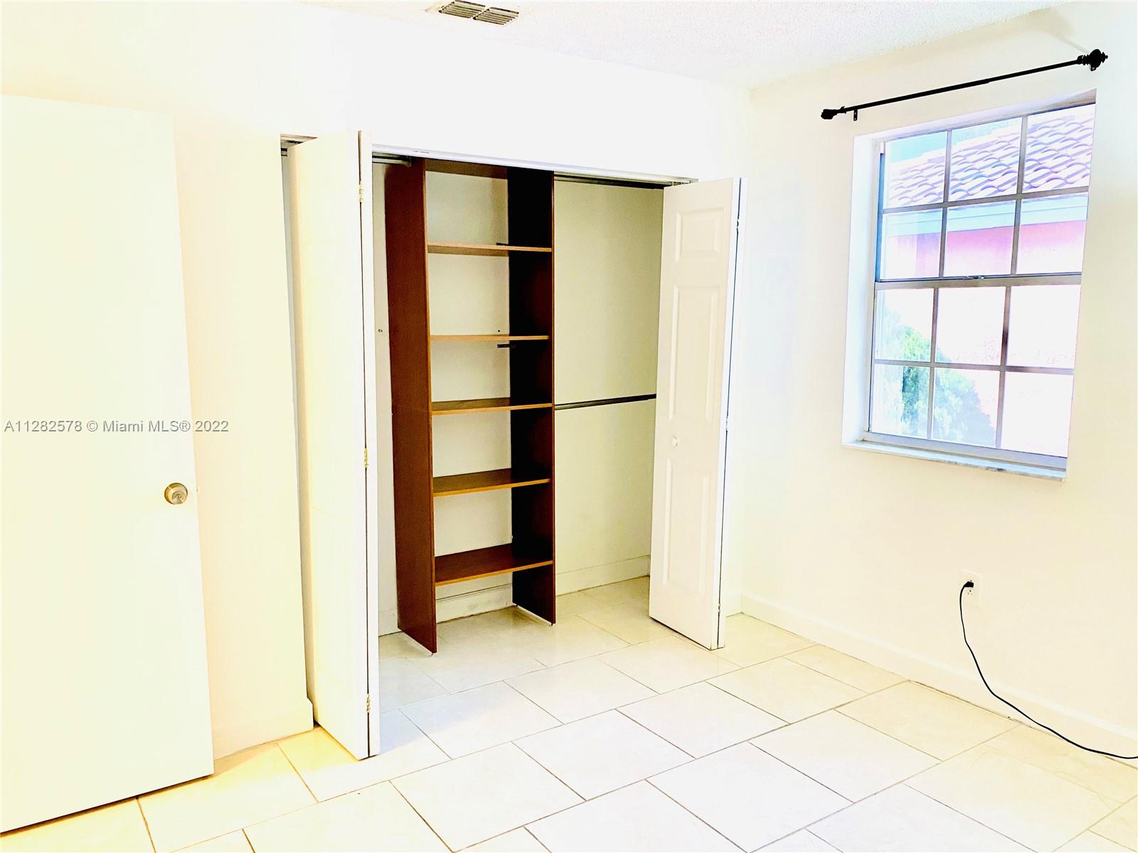 4925 SW 154 CT