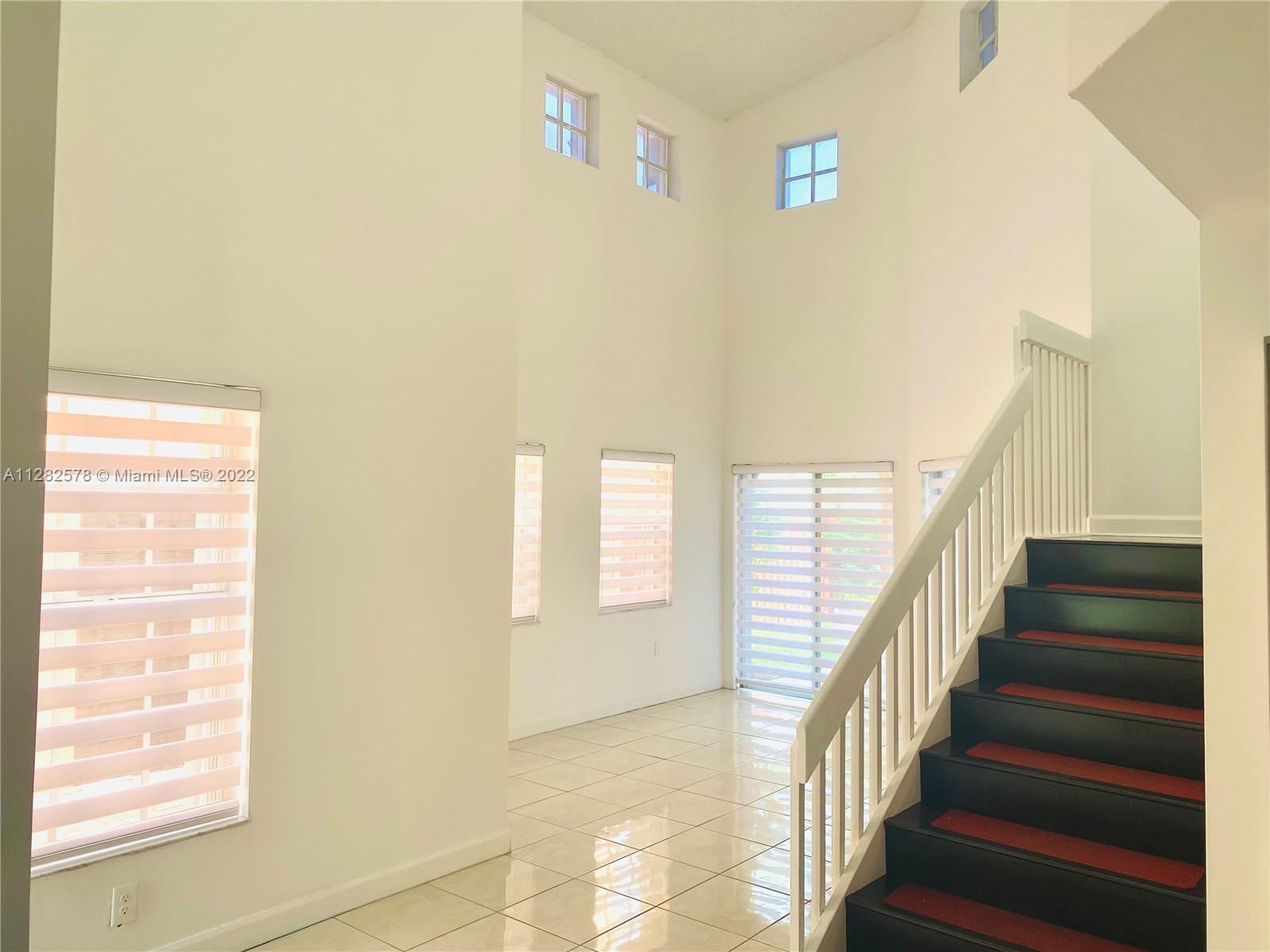4925 SW 154 CT