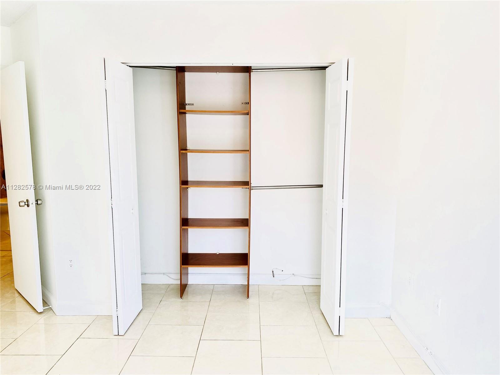 4925 SW 154 CT
