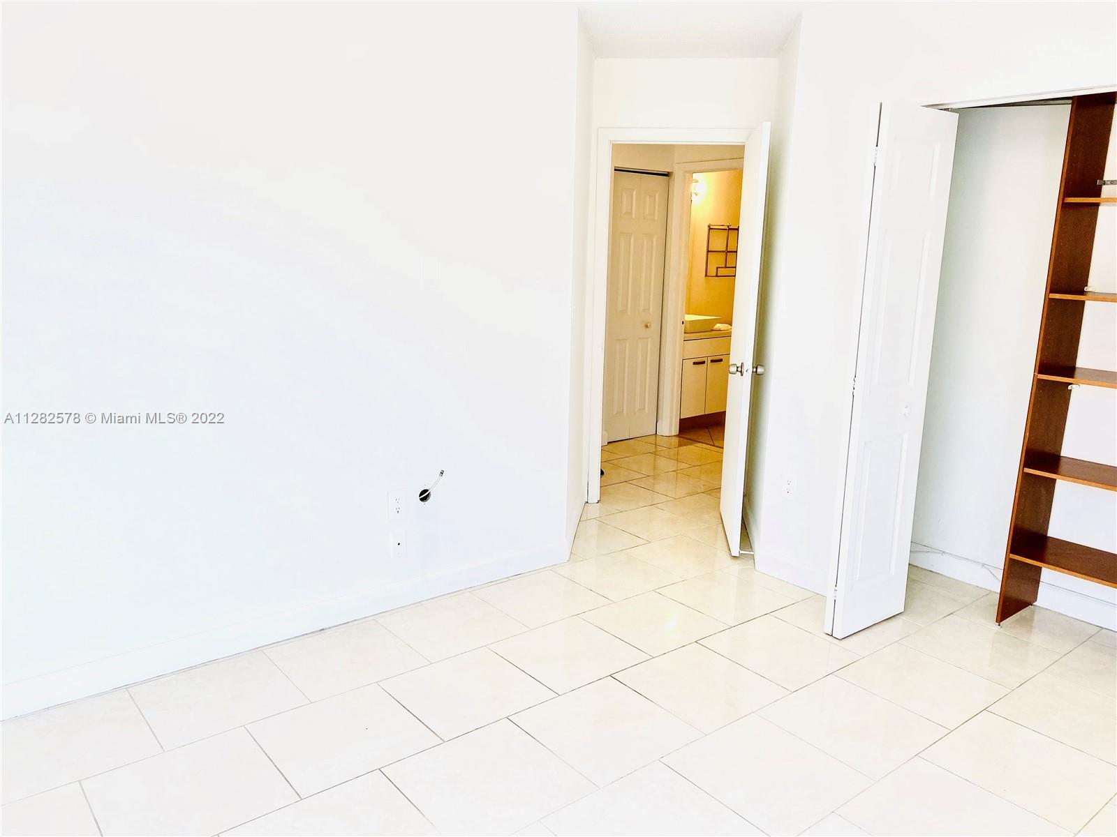 4925 SW 154 CT