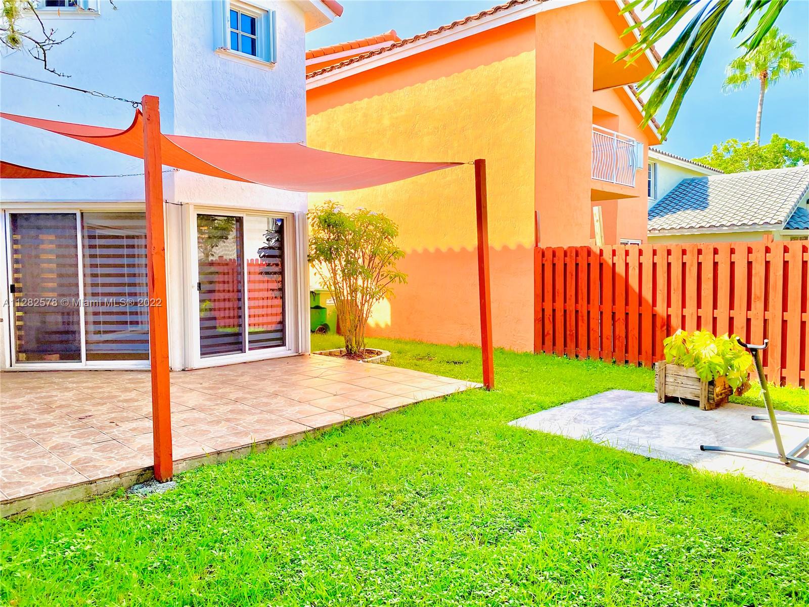 4925 SW 154 CT