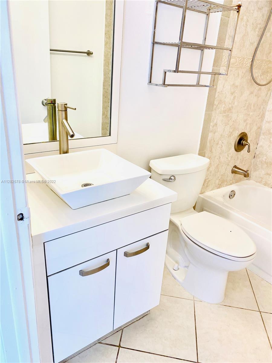4925 SW 154 CT