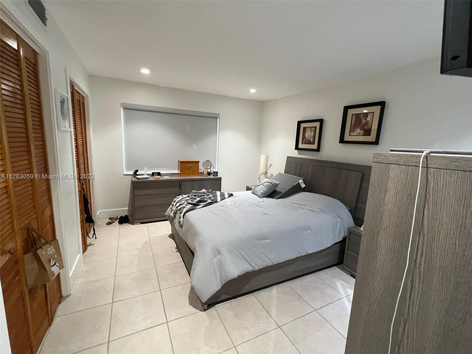 1110 E Salzedo St Unit: 2E