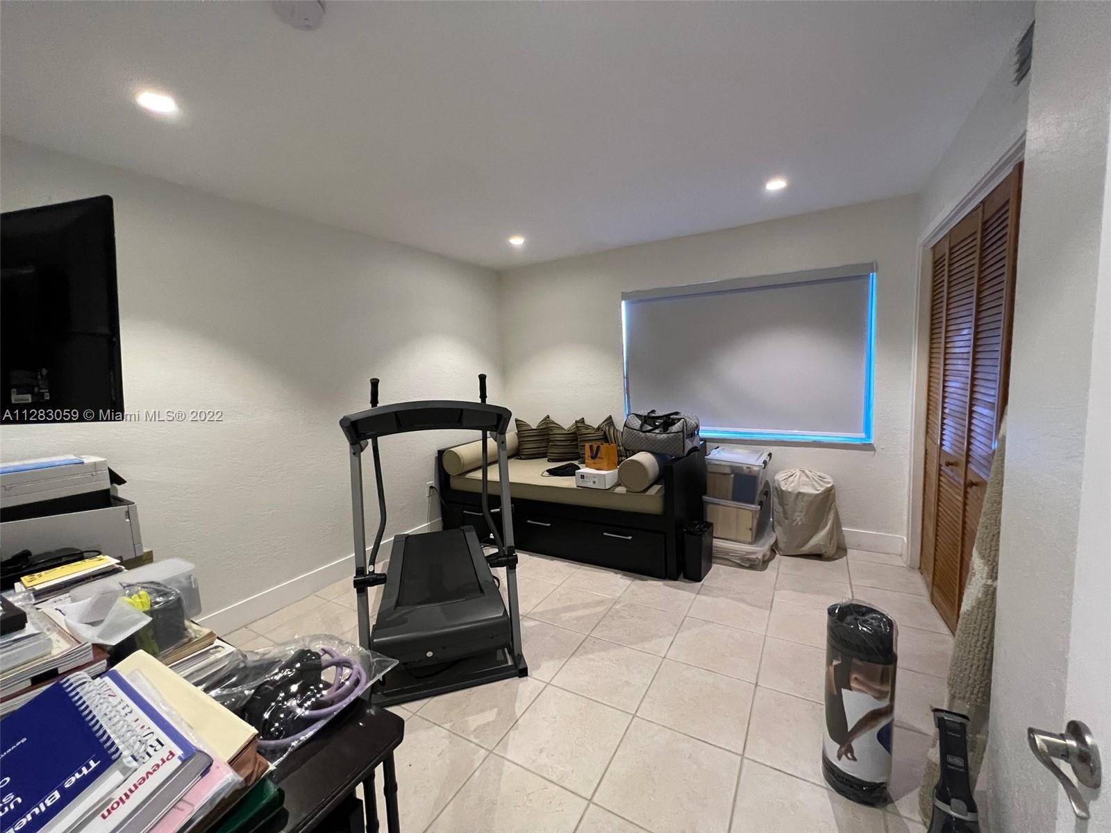 1110 E Salzedo St Unit: 2E