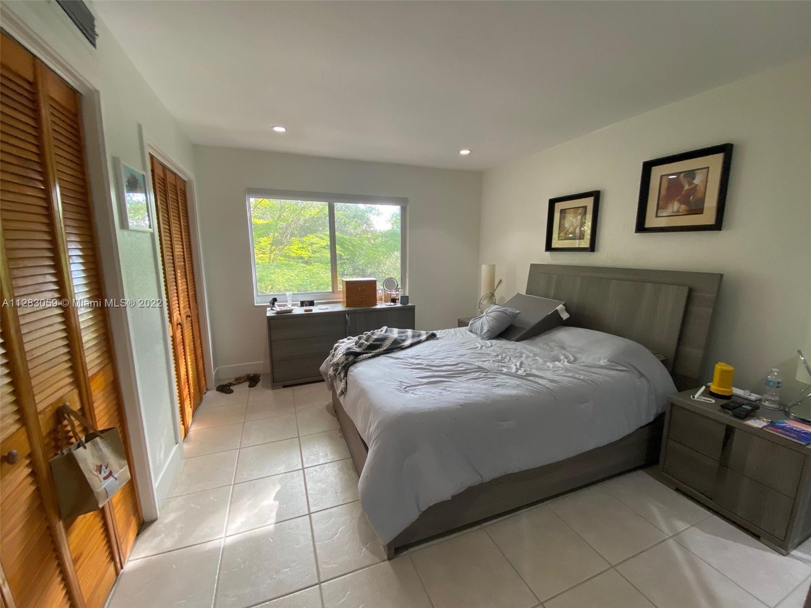 1110 E Salzedo St Unit: 2E