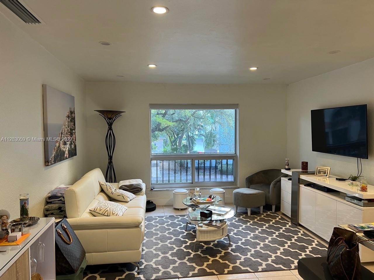 1110 E Salzedo St Unit: 2E