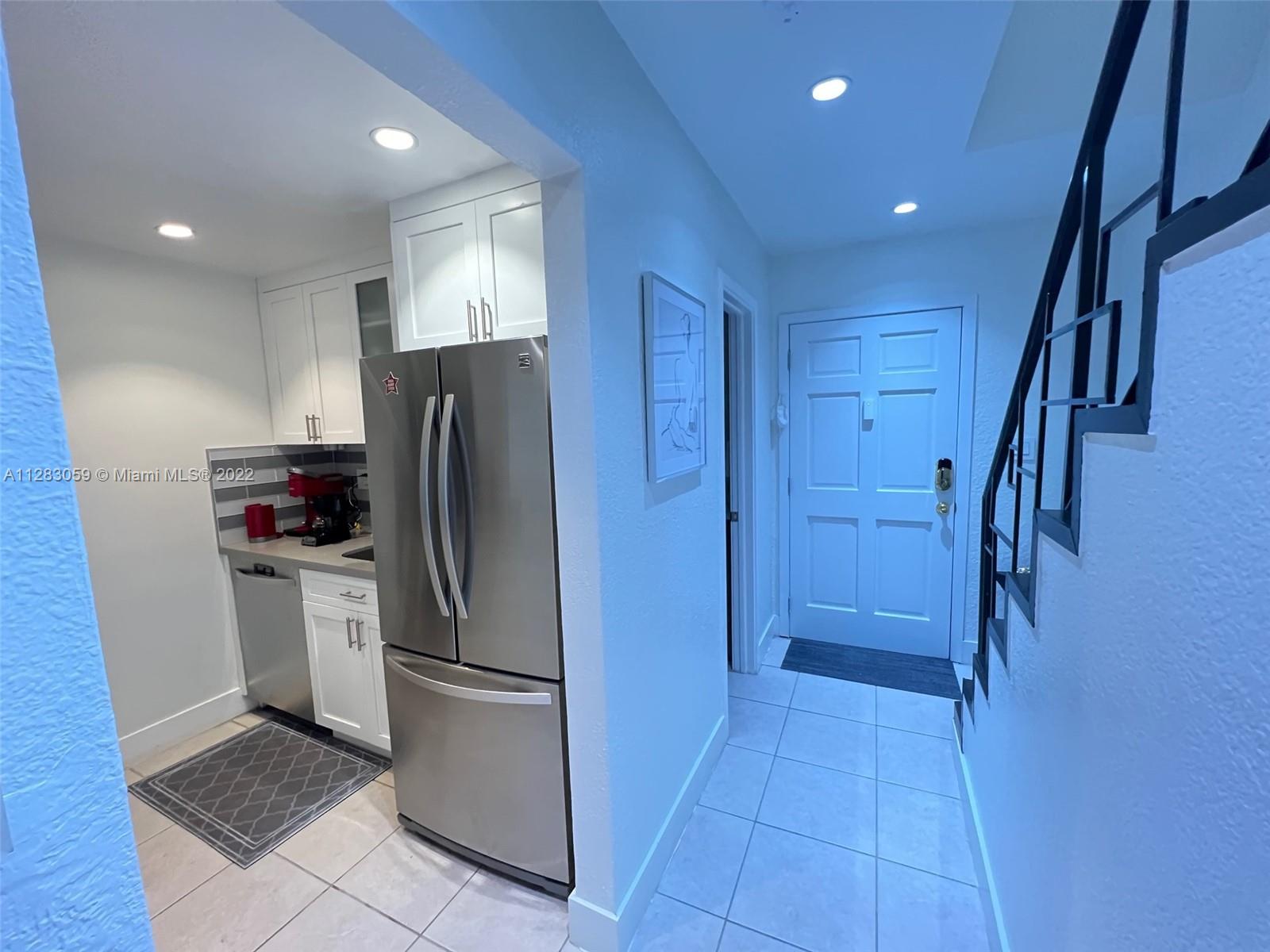 1110 E Salzedo St Unit: 2E