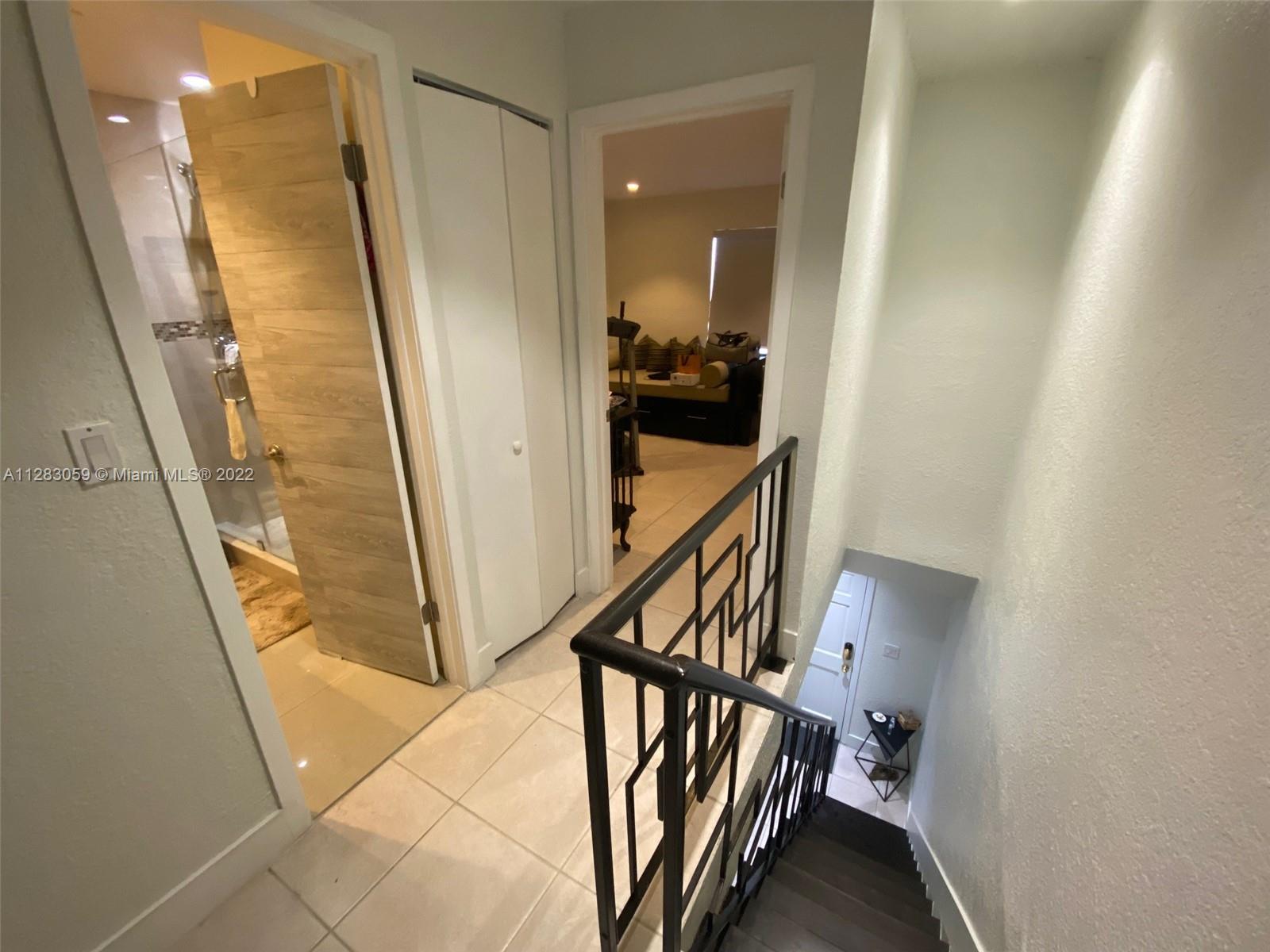 1110 E Salzedo St Unit: 2E