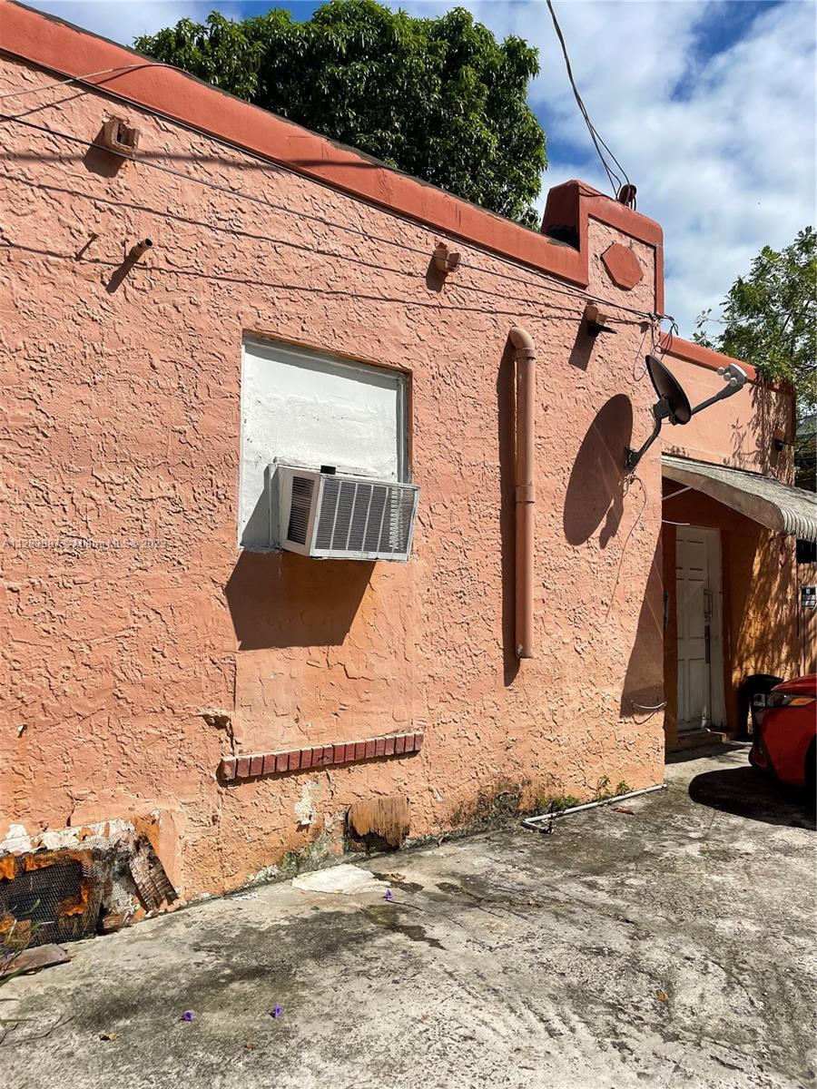1370 SW 5th St