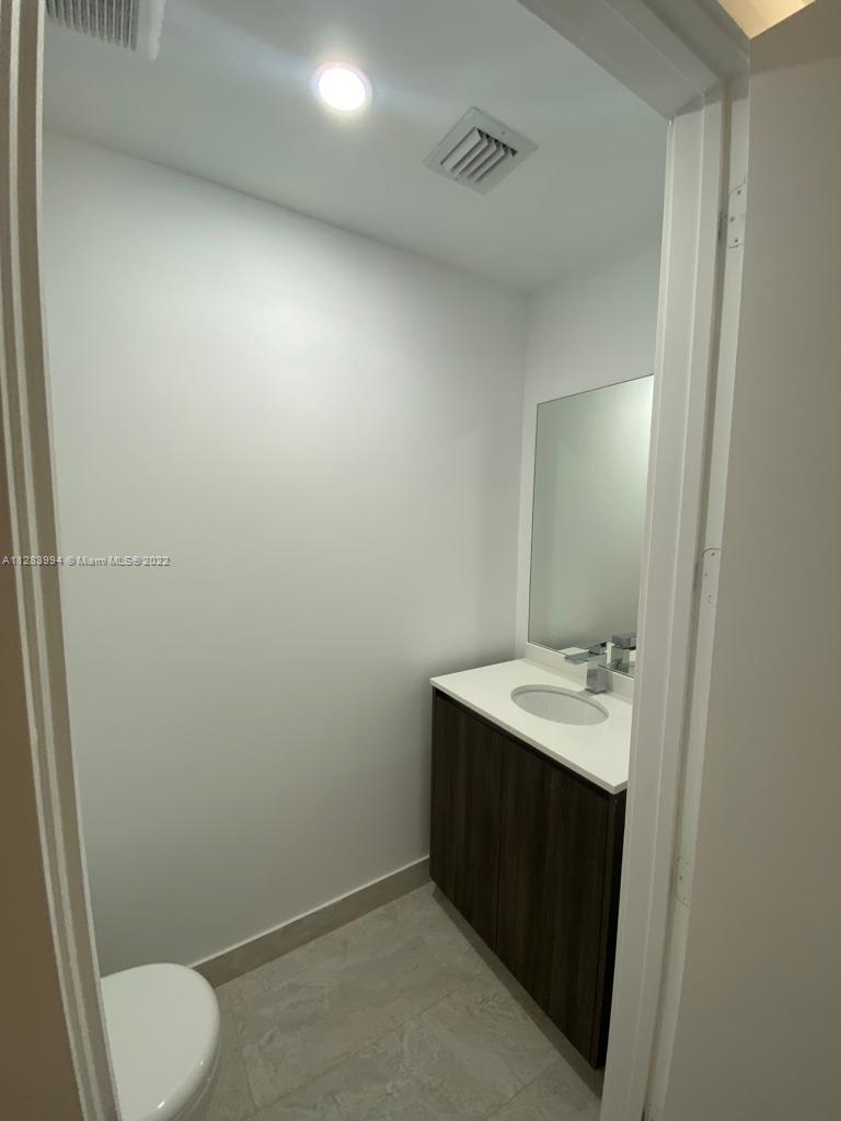 488 NE 18th St Unit: 1804