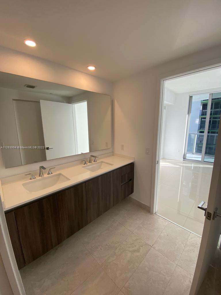 488 NE 18th St Unit: 1804