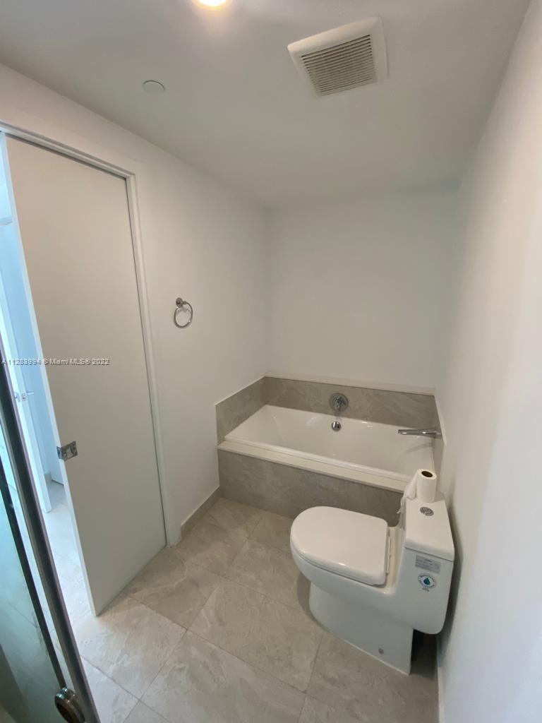 488 NE 18th St Unit: 1804